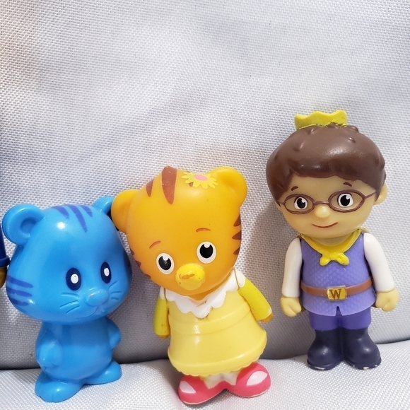 PBS Daniel Tigers Neighborhood Friends And Family Figure Set Posable Cake Topper - Picture 3 of 7